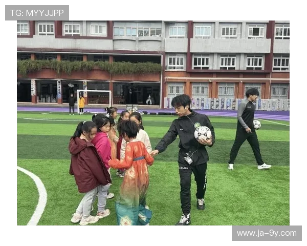 趣味足球课堂激发团队合作与运动热情的精彩试听体验